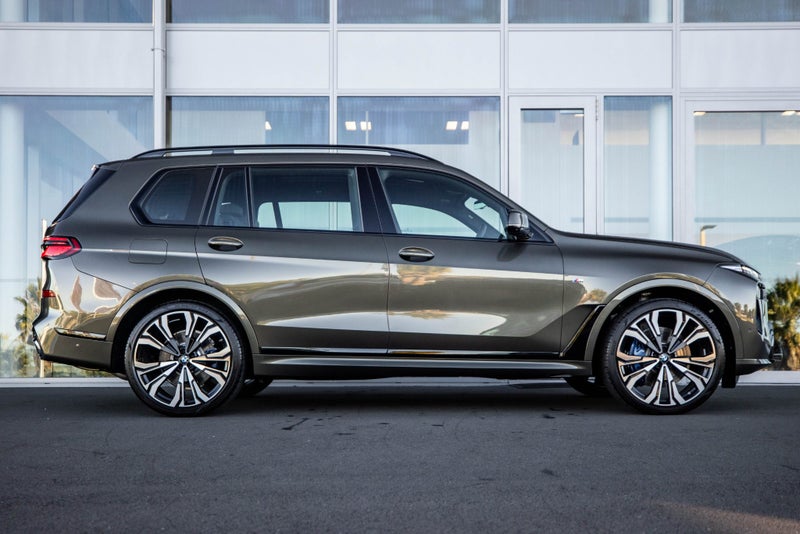 2025 BMW X7 Xdrive40d image 3