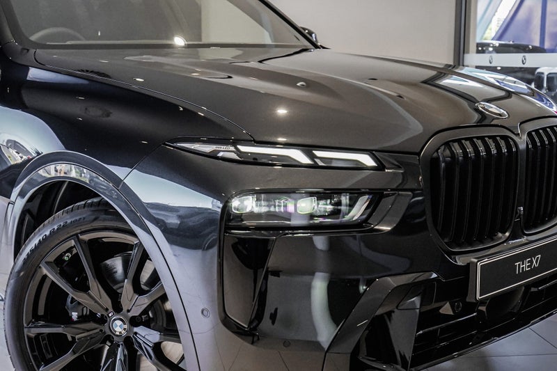 2025 BMW X7 xDrive40d image 3