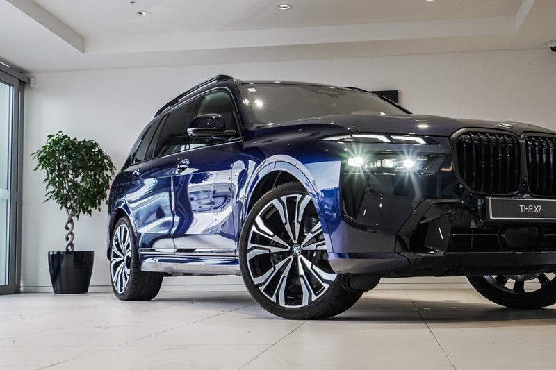 2025 BMW X7 xDrive40d image 2