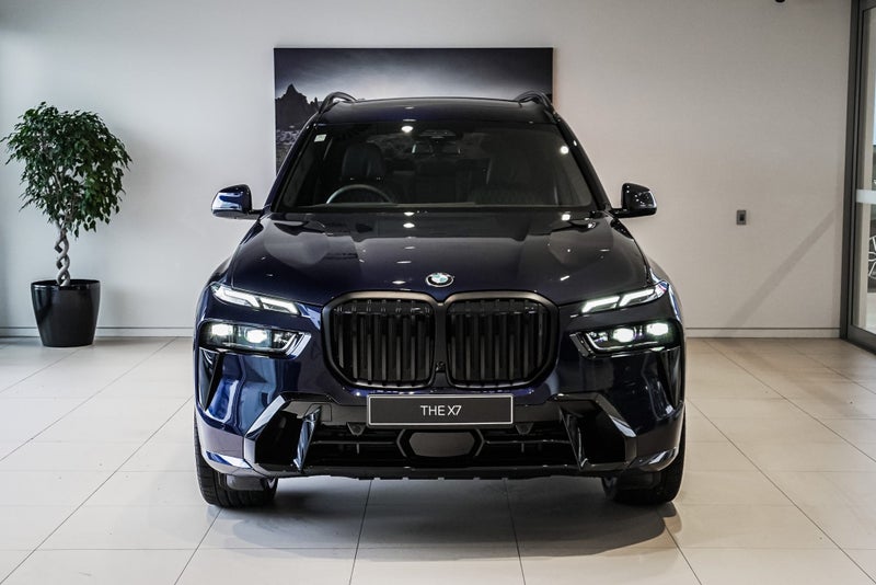 2025 BMW X7 xDrive40d image 4