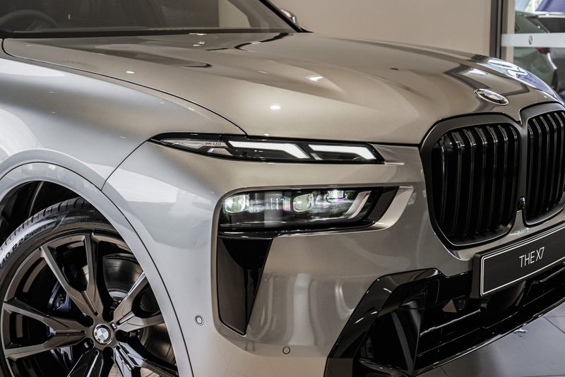 2025 BMW X7 xDrive40d image 3