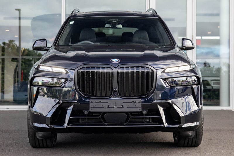 2025 BMW X7 Xdrive40d image 2
