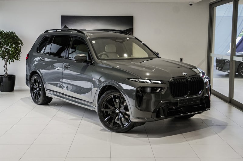 2025 BMW X7 xDrive40d image 1