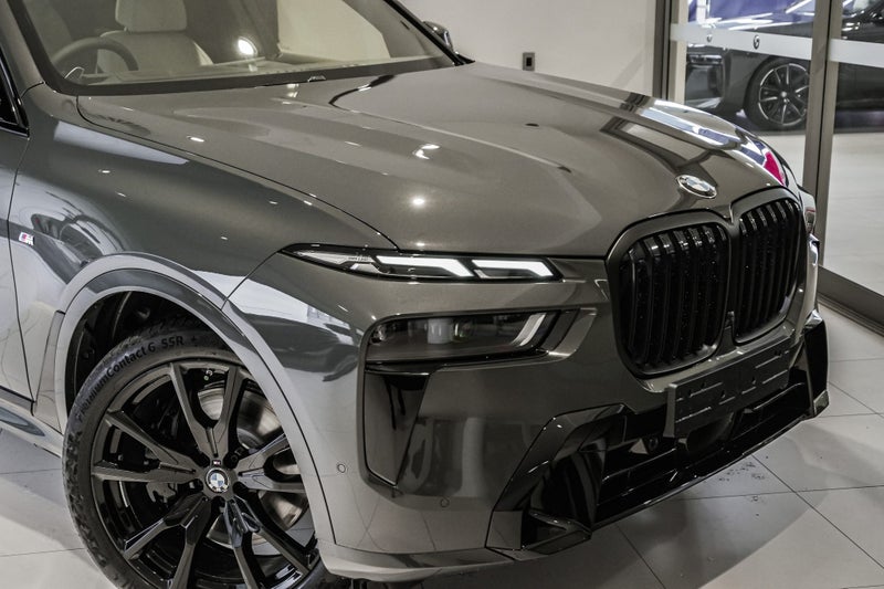 2025 BMW X7 xDrive40d image 3
