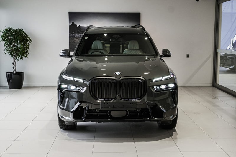 2025 BMW X7 xDrive40d image 4