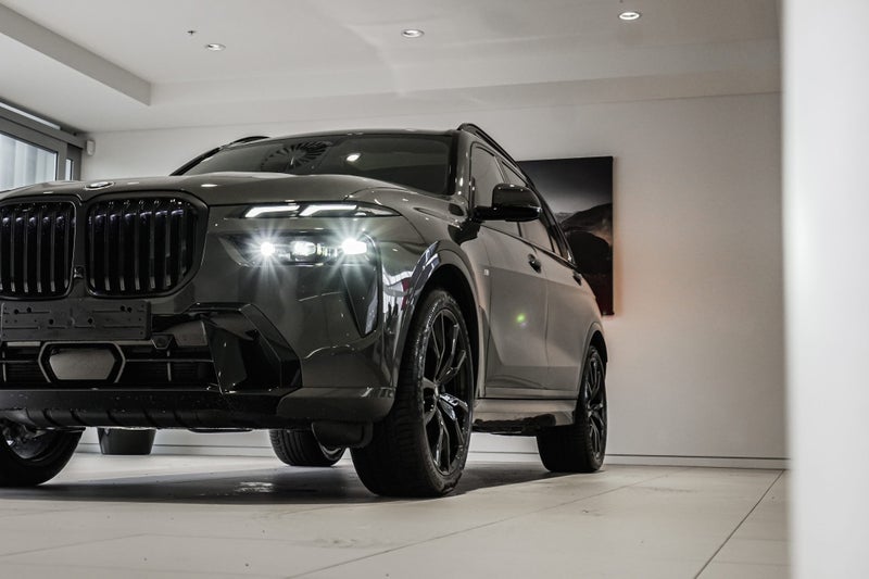 2025 BMW X7 xDrive40d image 5