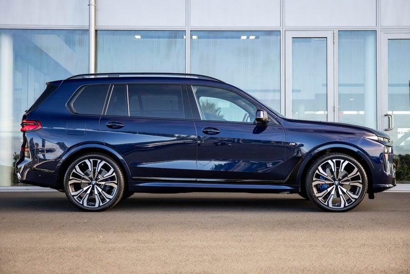 2025 BMW X7 Xdrive40d image 3