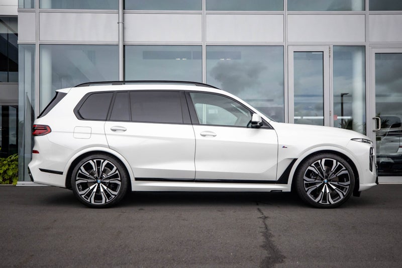 2025 BMW X7 Xdrive40d image 2