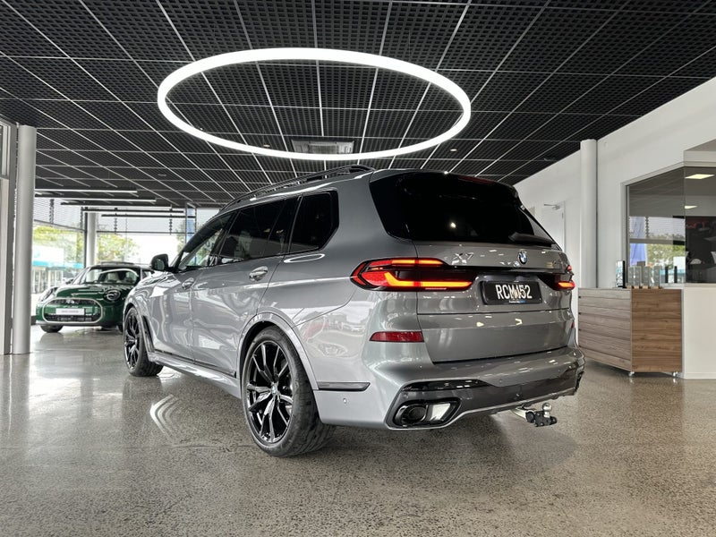 2025 BMW X7 xDrive40d M Sport Pro image 4