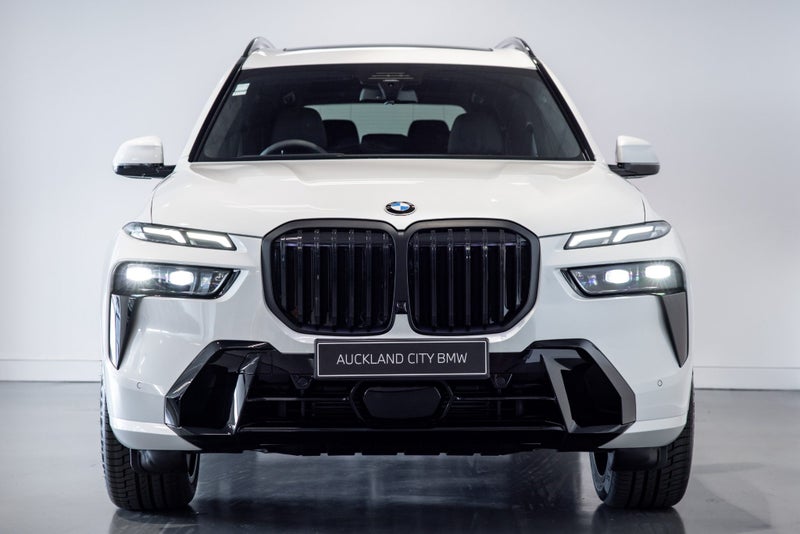 2025 BMW X7 xDrive40d M-Sport Pro image 2
