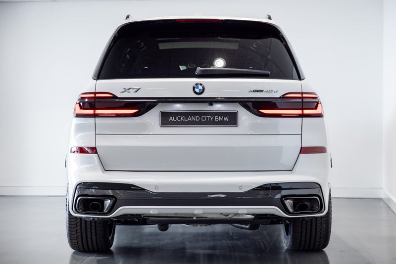 2025 BMW X7 xDrive40d M-Sport Pro image 4