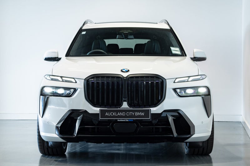 2025 BMW X7 Xdrive40d MSport Pro + Connoisseur... image 2