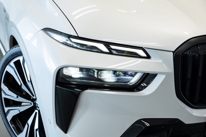 2025 BMW X7 Xdrive40d MSport Pro + Connoisseur... image 3