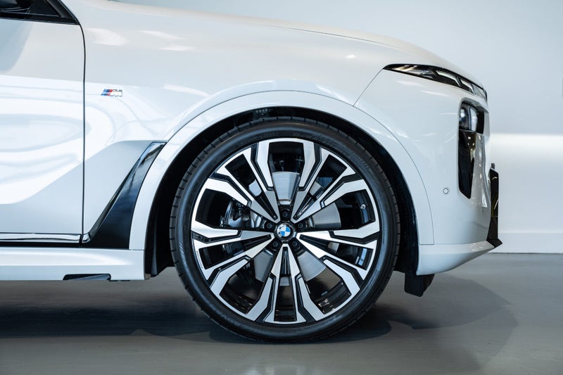2025 BMW X7 Xdrive40d MSport Pro + Connoisseur... image 4