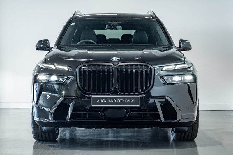 2025 BMW X7 xDrive40d MSport Pro + Connoisseur... image 2
