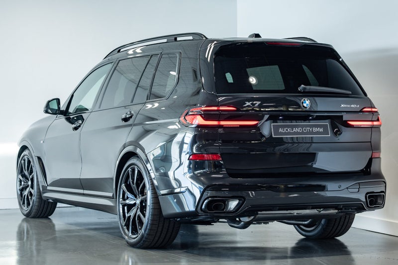 2025 BMW X7 xDrive40d MSport Pro + Connoisseur... image 3