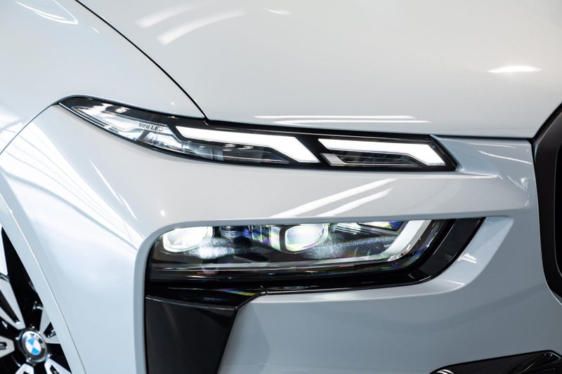 2025 BMW X7 Xdrive40d MSport Pro + Connoisseur... image 3