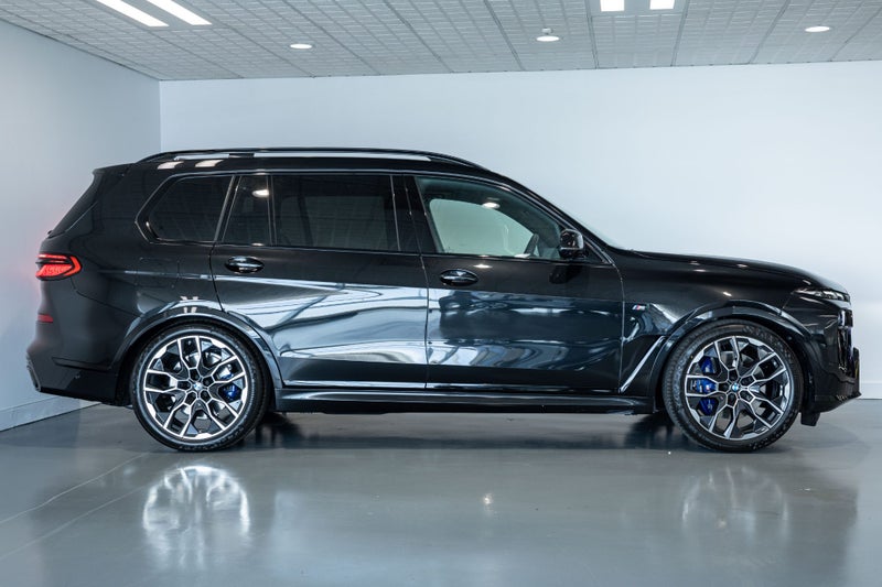 2025 BMW X7 xDrive40d MSport Pro + Connoisseur... image 5