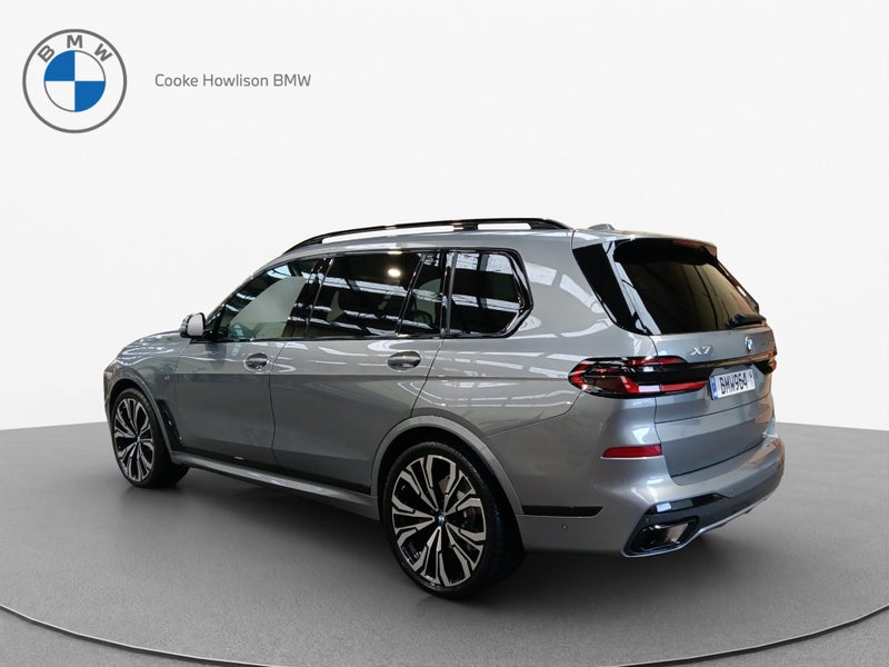 2025 BMW X7 xDrive40d With M Sport Pro and Conn... image 4