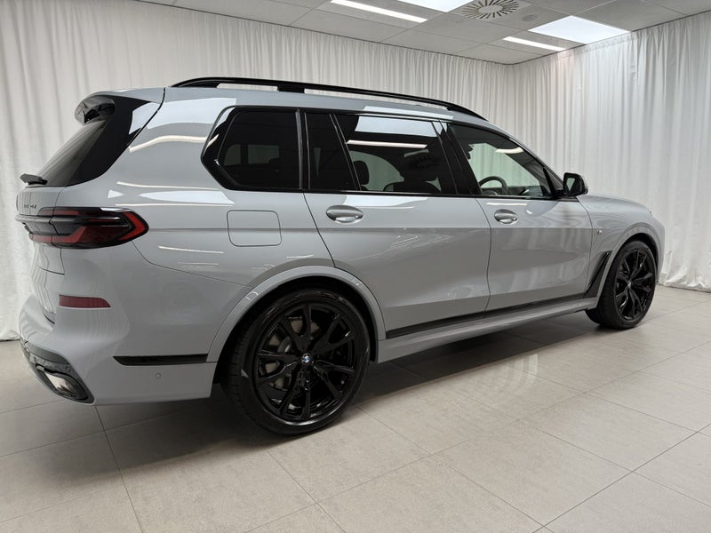 2025 BMW X7 xDrive40d With Motor Sport Pro and... image 3