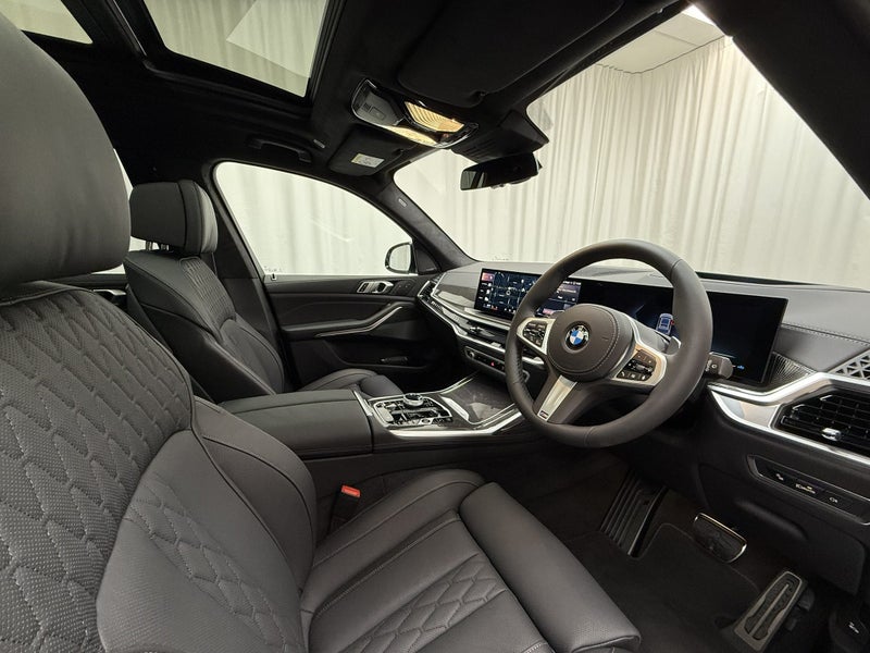 2025 BMW X7 xDrive40d With Motor Sport Pro and... image 4