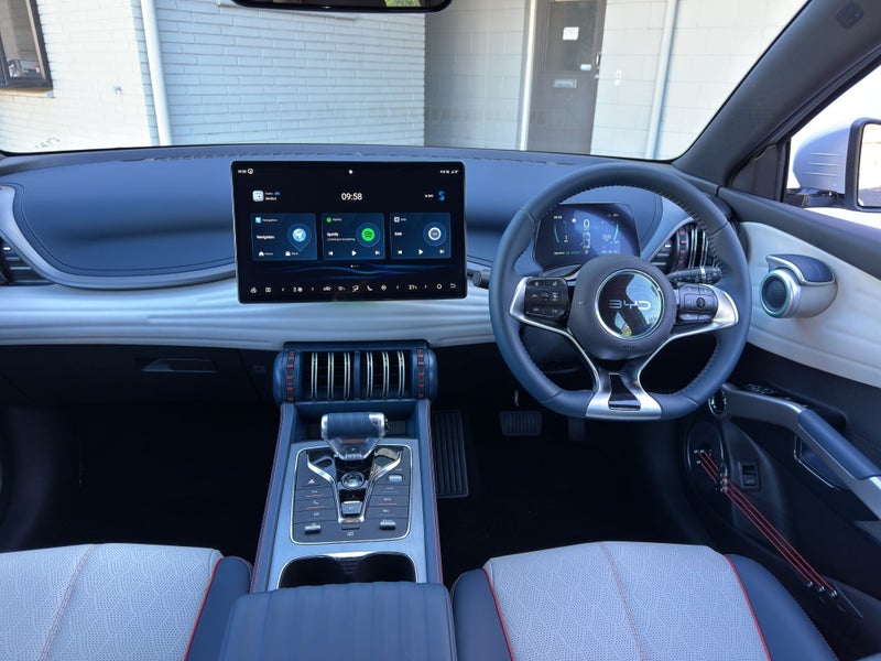 2025 BYD Atto 3 SUPERIOR - EXTENDED RANGE MODEL image 3