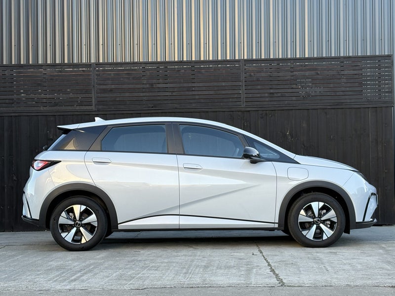 2025 BYD Dolphin Essential Ev 45Kwh image 2