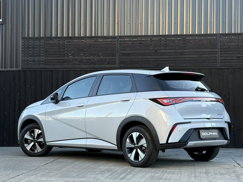 2025 BYD Dolphin Essential Ev 45Kwh image 4