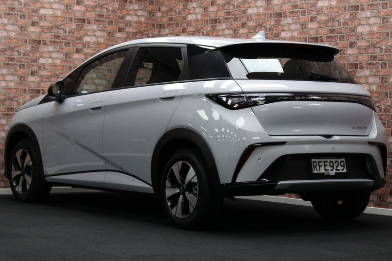 2025 BYD Dolphin Essential Ev 45Kwh image 4