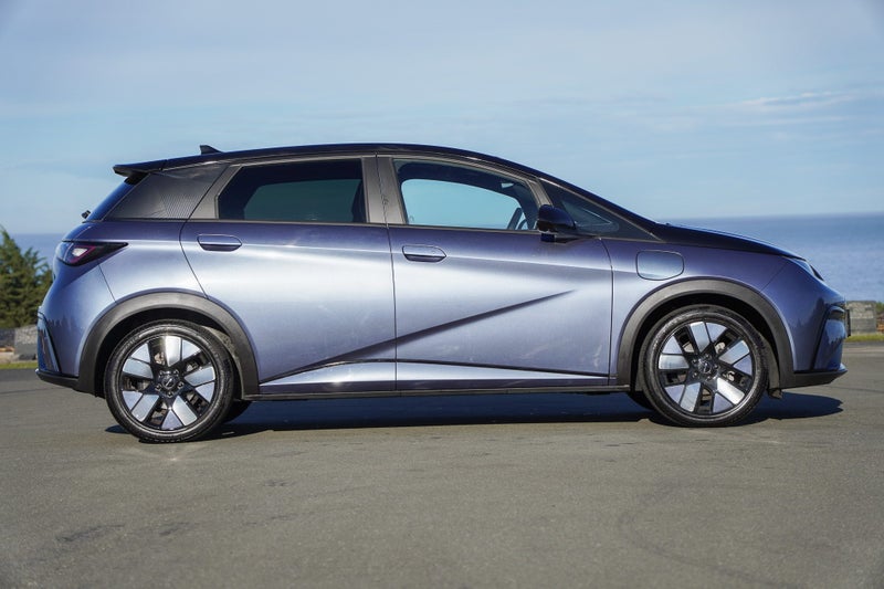 2025 BYD Dolphin Extended Range 60Kwh image 3