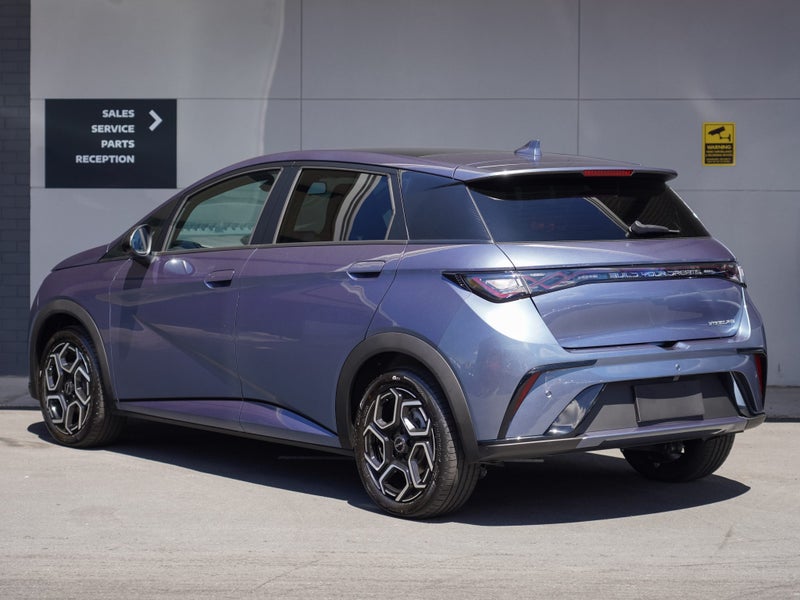 2025 BYD Dolphin Premium 60kwH 5Dr Hatch image 2