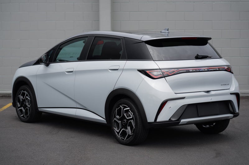 2025 BYD Dolphin Premium 60kwH 5Dr Hatch image 2
