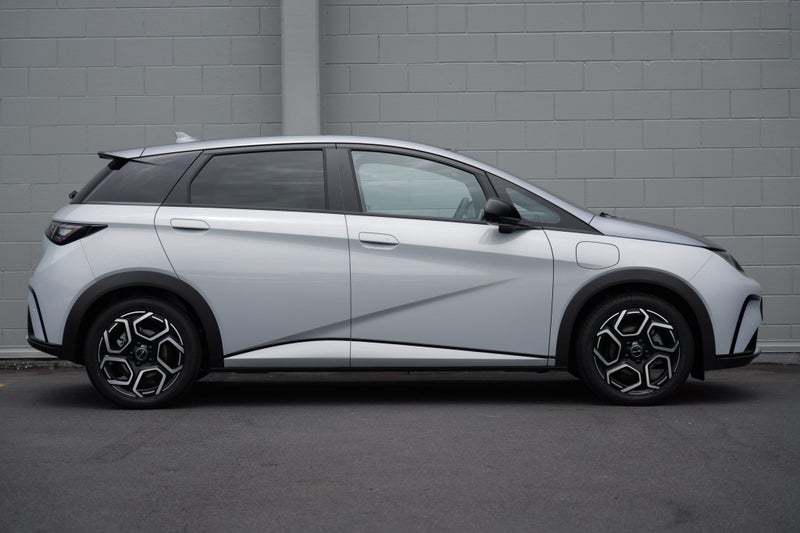2025 BYD Dolphin Premium 60kwH 5Dr Hatch image 3