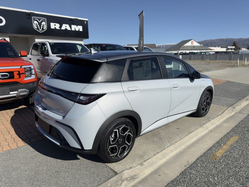 2025 BYD Dolphin Premium EV image 4