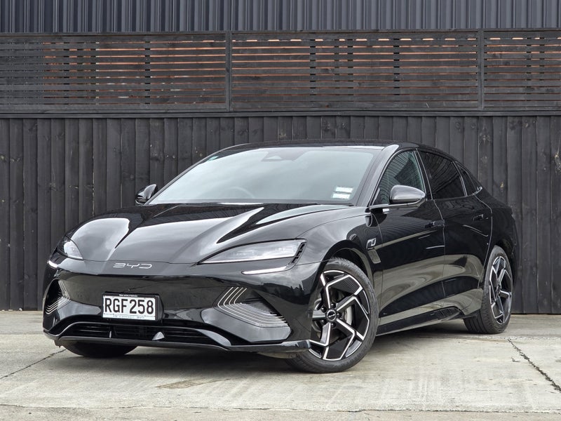 2025 BYD Seal Performance Awd image 5