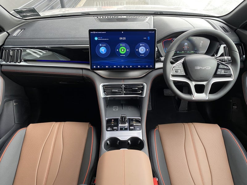 2025 BYD Sealion 6 Dynamic 2WD PHEV image 3