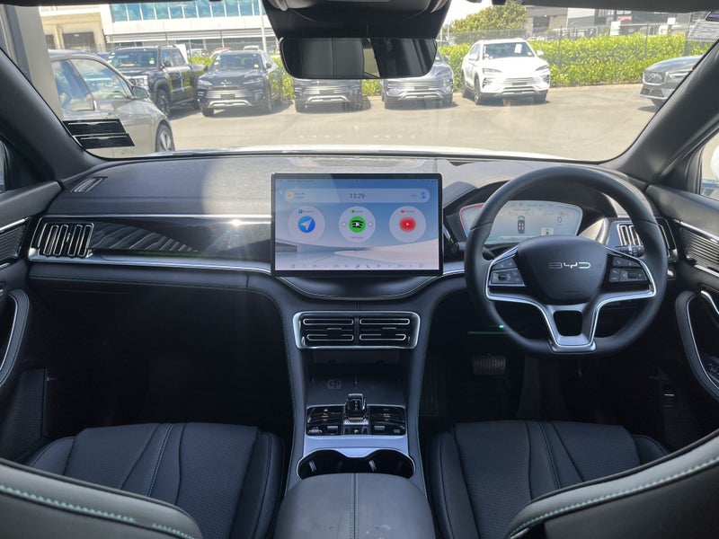 2025 BYD Sealion 6 Dynamic Extended PHEV image 3