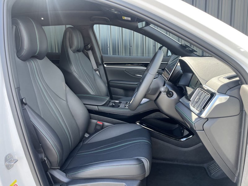 2025 BYD Sealion 6 Dynamic Extended PHEV image 4