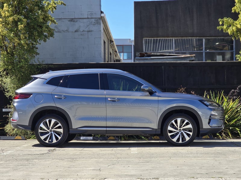 2025 BYD Sealion 6 Essential image 2