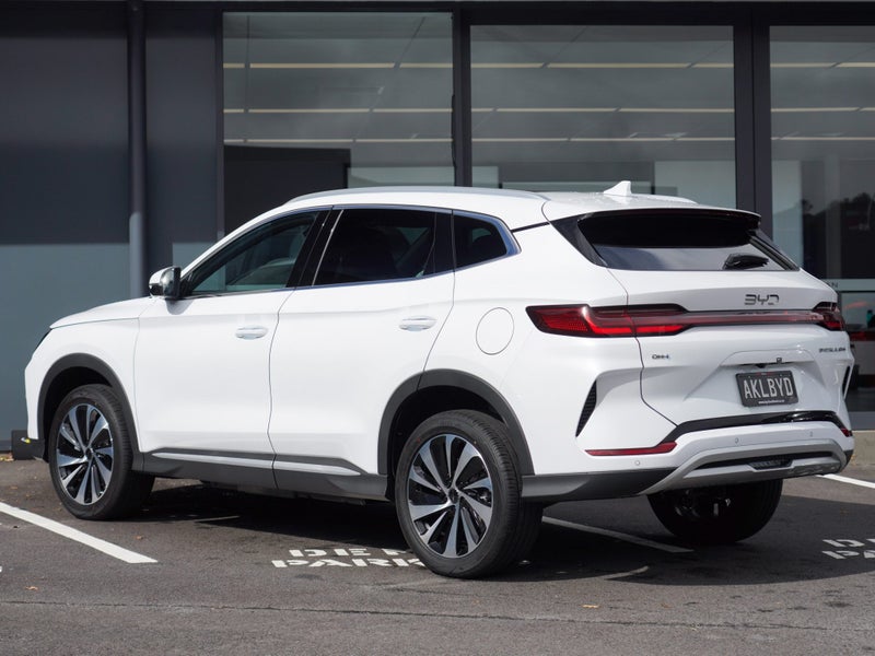2025 BYD Sealion 6 Essential 2Wd Phev image 2