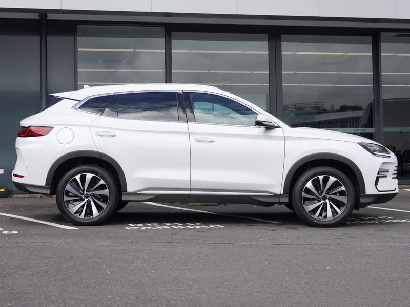 2025 BYD Sealion 6 Essential 2Wd Phev image 3