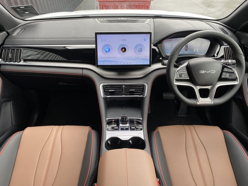 2025 BYD Sealion 6 Essential 2WD PHEV image 3