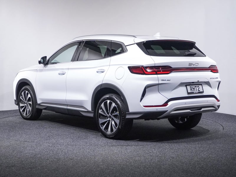 2025 BYD Sealion 6 Premium AWD PHEV image 2
