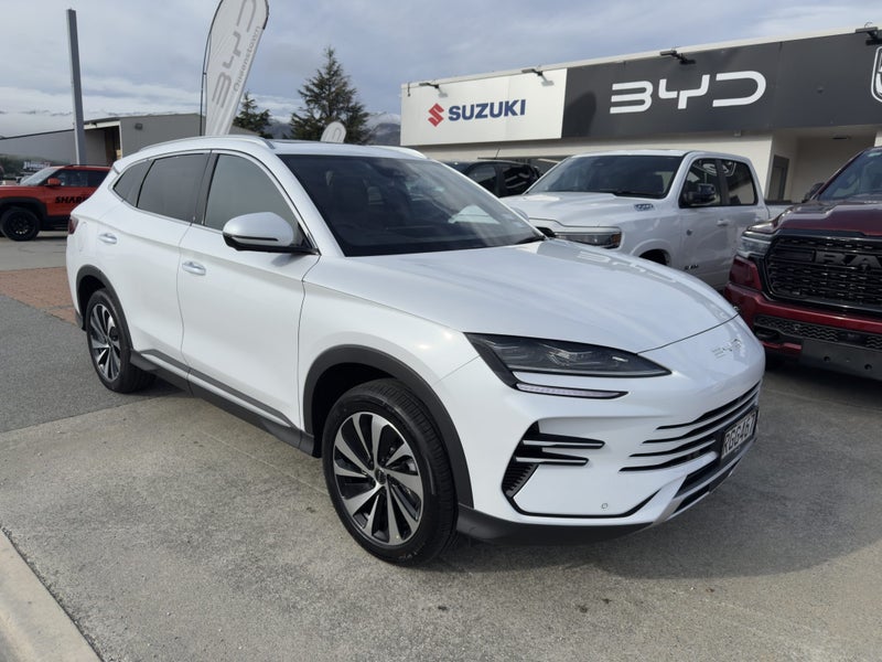 2025 BYD Sealion 6 Premium AWD PHEV image 2