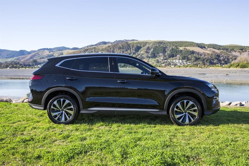 2025 BYD Sealion 6 PREMIUM, AWD, PHEV, UP TO 97... image 3