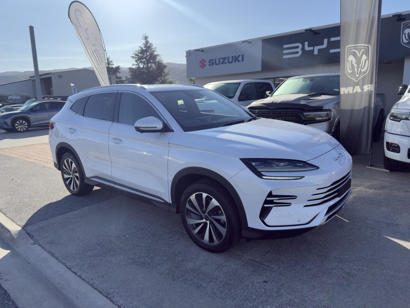 2025 BYD Sealion 6 Premium Extended AWD PHEV image 2