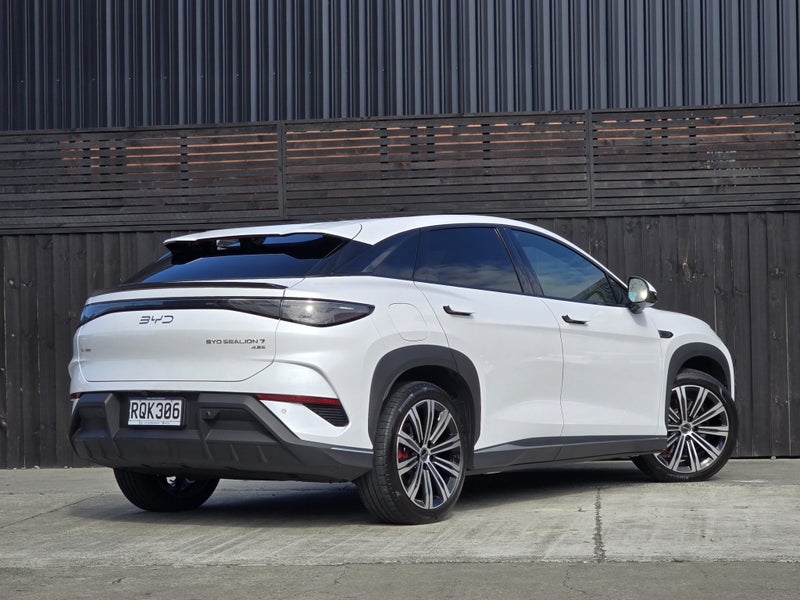 2025 BYD Sealion 7 Performance image 3