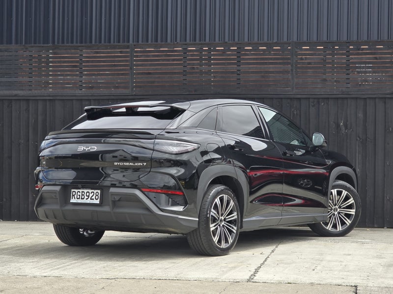 2025 BYD Sealion 7 Premium image 3