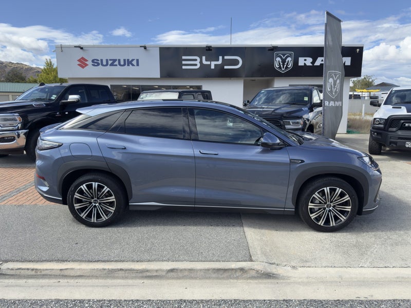 2025 BYD Sealion 7 Premium 2WD EV image 3