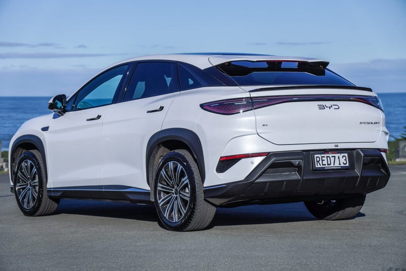 2025 BYD Sealion 7 Premium 2Wd Suv image 2